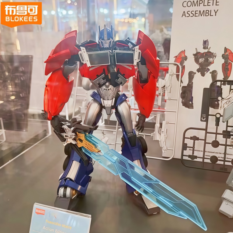 مجموعة شخصيات ترانسفورمرز أوبت - مراجعة Model Kit Japan وسعره